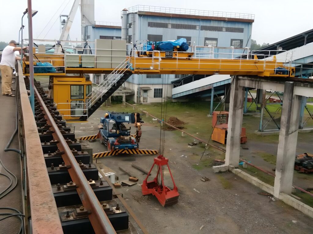 5/5噸10/10噸16/16噸抓斗、電磁兩用橋式起重機主要技術參數