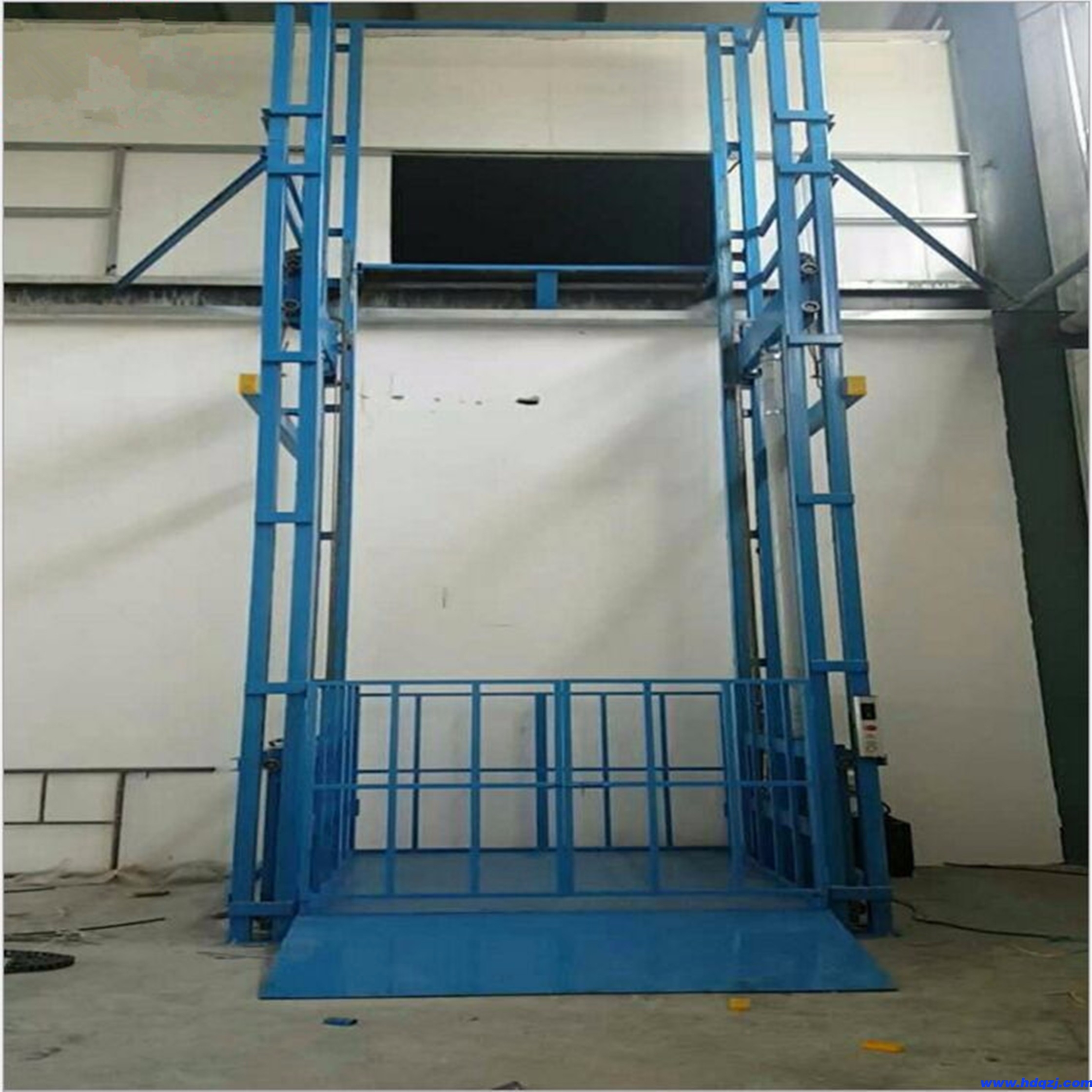 導軌式升降機的優(yōu)勢和安裝步驟